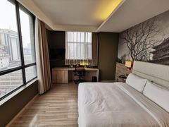 -西安大雁塔科技大学地铁站亚朵酒店