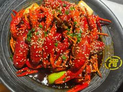 -肥肥虾庄·金牌油焖大虾(汉街SKP店)