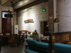 大堂-苹果树下艺术餐厅(宋庄店)