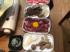 -天成·潮州牛肉脆肉鱼生蚝自助火锅