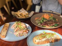 烤三文鱼沙拉-O'mills Sourdough Bakery&Bistro(永嘉路店)