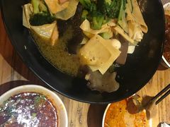 -万记麻辣烫国展总店