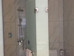 -红方格精致酒店(泸州金融中心万象汇店)