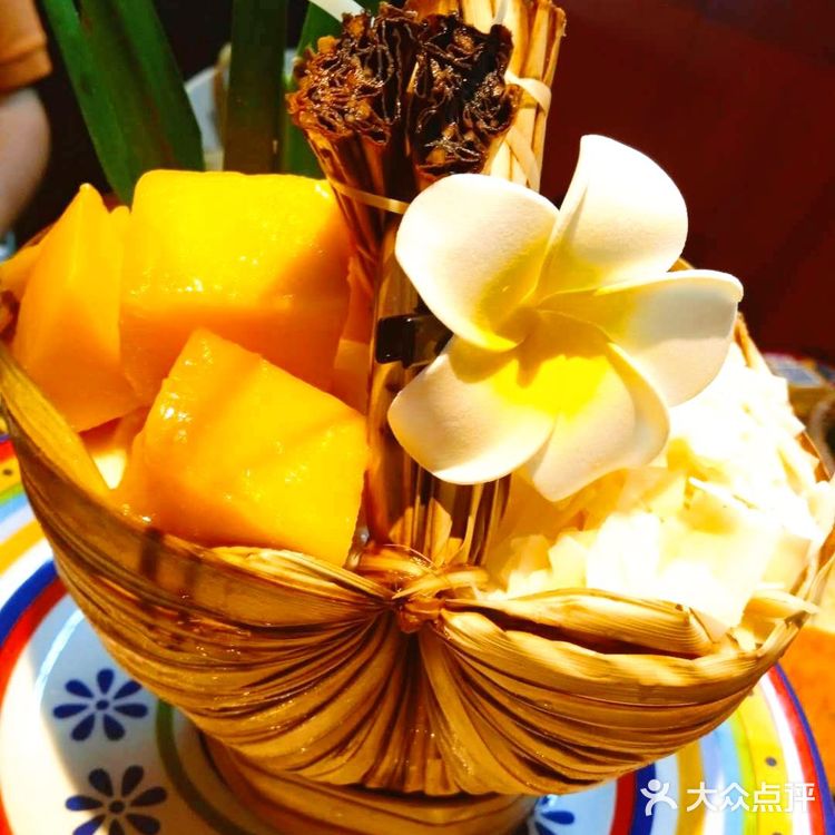 [亲亲][亲亲]探密泰妃殿宝藏级甜品:手提达叻椰子冰沙[胜利][胜利]