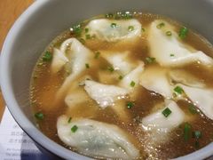 野荠菜鲜肉馄饨-南小馆(迪士尼小镇店)