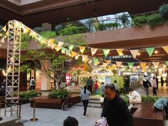 -瑞虹新天地月亮湾
