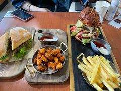 双蛋指椒牛肉汉堡-魏斯理汉堡(西安沣东吾悦店)