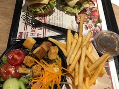 -The Habit Burger Grill 哈比特汉堡(复兴soho店)