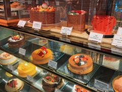 面包甜点陈列柜-老佛爷饼店