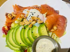 牛油果三文鱼沙拉-HELLO 27 意面·沙拉·帕尼尼