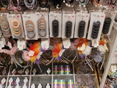 -名创优品(北京新中关购物中心地铁层店)