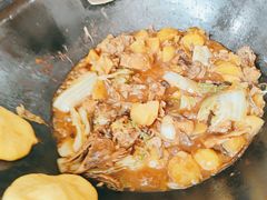 -粘豆包柴火铁锅炖