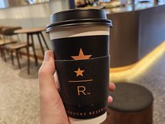 -星巴克臻选(上海虹桥新天地三店)