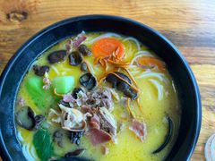 金汤土鸡米线-桥香园过桥米线(国贸店)