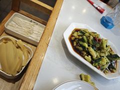 -鲁员外地锅鸡地锅鱼(古墩路店)