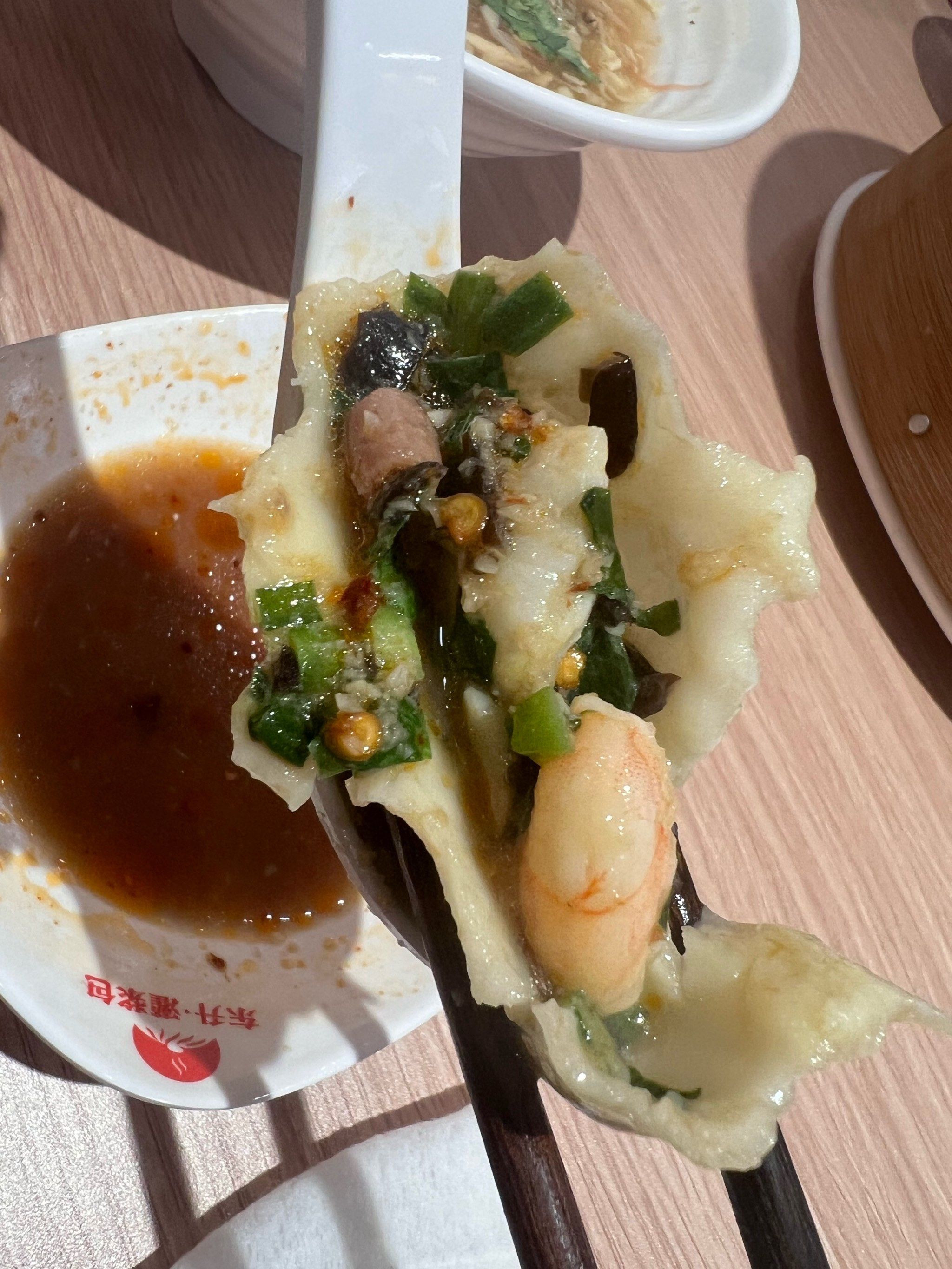 和烟台口味一模一样的满满海鲜薄皮包子!