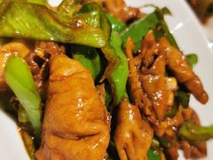 压锅肥肠米饭-关东小磨东北菜(漕河泾印象城店)