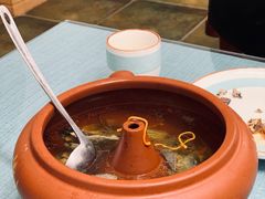 滴水不加汽锅鸡-阿鹏故事云南野生菌火锅(人民路店)