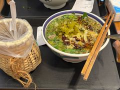 -云阿蛮云南生烫牛肉米线(奉贤路店)