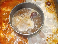 -老牌坊云南鱼豆花火锅(哈西万达店)