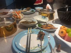 -雍容荟帝王蟹活龙虾展台自助(IFS黑金店)