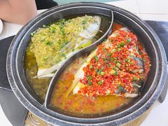 -阿瓦山寨·湘菜现炒·剁椒鱼头王(咸阳总店)