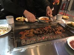 -马路牙子烧烤音乐酒馆(望京店)