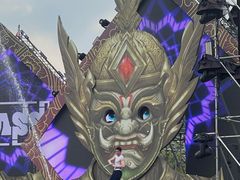 -皇家田广场(อนุสาวรีย์ทหารอาสา)