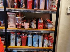 零售区-星巴克(北京三里屯SOHO一店)