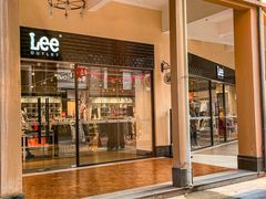 -王府井奥莱临潼小镇(临潼店)