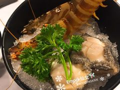 -鲜入围煮花胶鸡海鲜火锅