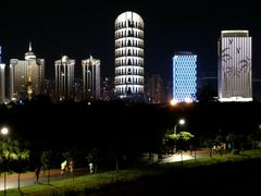 -万绿园