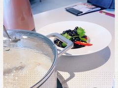 -煲王粤菜餐厅(中侨中心店)