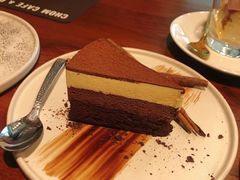 -Chom Cafe and Restaurant
