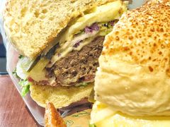 超厚芝士牛肉汉堡-魏斯理汉堡(西安沣东吾悦店)