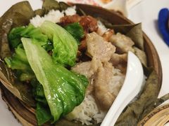 喜势招牌荷叶饭-喜势点·糖沙翁手工茶点·本地人茶居(永庆坊店)