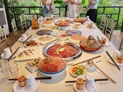 -茅草房·河畔园林火锅