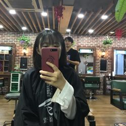 锁骨发-丝语萱形象