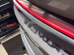 -鲨鱼皮汽车凹陷玻璃修复(静安店)