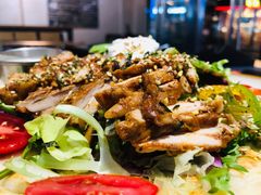 照烧鸡肉配牛油果拉法沙拉-HELLO 27 意面·沙拉·帕尼尼