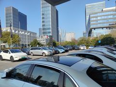 -杭州中升之星奔驰4S店(滨江店)