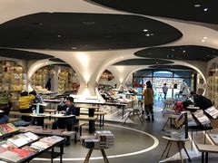 -钟书阁(珍园店)