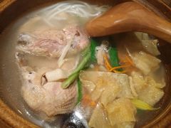 -刀小蛮半只鸡过桥米线(家乐福四元桥店)