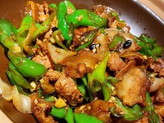 碾辣椒炒肉-吃饭皇帝大土家民族菜(正大广场店)