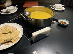 -鲜入唯煮·港式海鲜牛肉火锅(金宝街店)