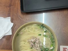 -亮亮面馆(经六路店)