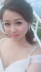 -现代经典婚纱摄影