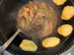 -哈尔滨烧烤·山河村铁锅炖(交大店)