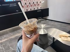 -瑞幸咖啡(田贝地铁站D出入口店)