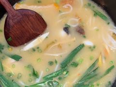 -银米·云南传统过桥米线(双廊黑金冠店)